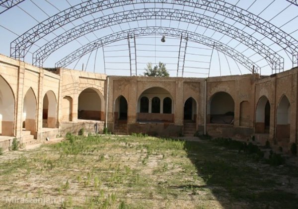 حسینه تاریخی کرسف